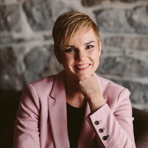 Meet your Posher, Lee-anne